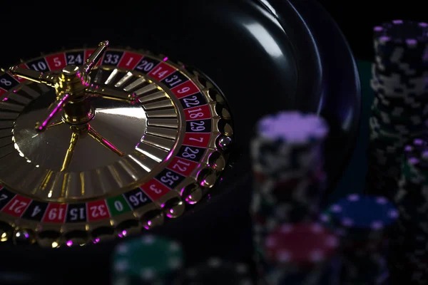 ikon777 live-dealer table showing dealer announcing no more bets before card deal